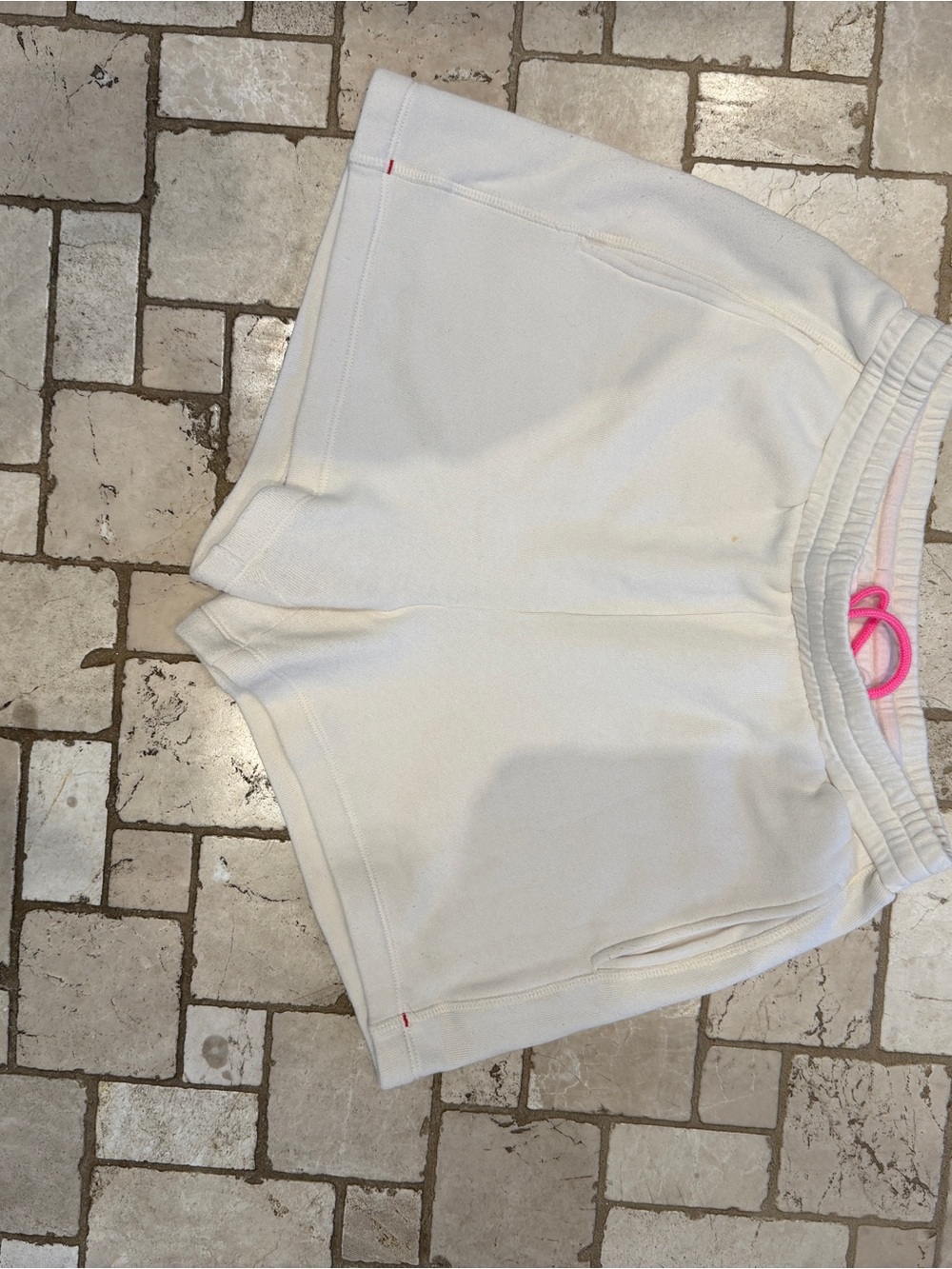 XiRENA cream shorts. Hot pink draw string.